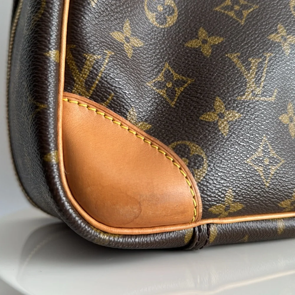 Louis Vuitton Luxury Brown Monogram Luggage Bag in Excellent Condition